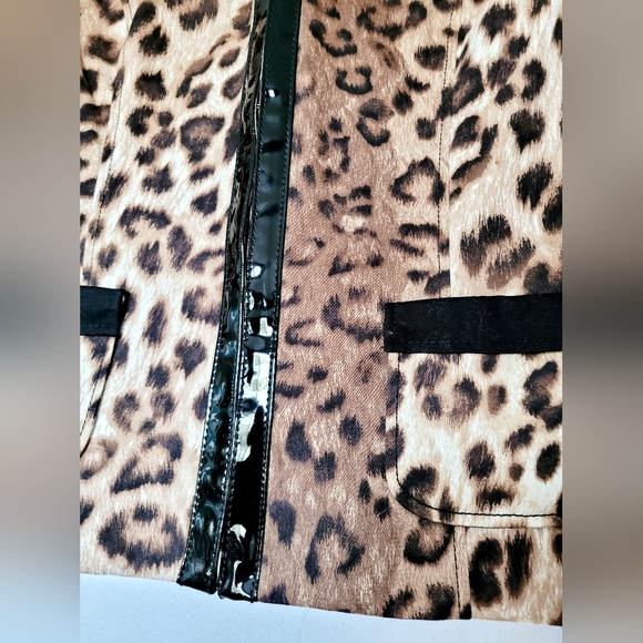 Chico's Matilda Women's Animal Print Jacket with Patent Leather Trim Size 1/ Med - Picture 14 of 15